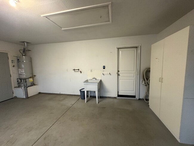 Building Photo - 1834 Treeline Way