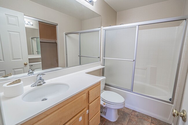 Building Photo - COMING SOON! 2 Bedroom Townhome for Rent i...