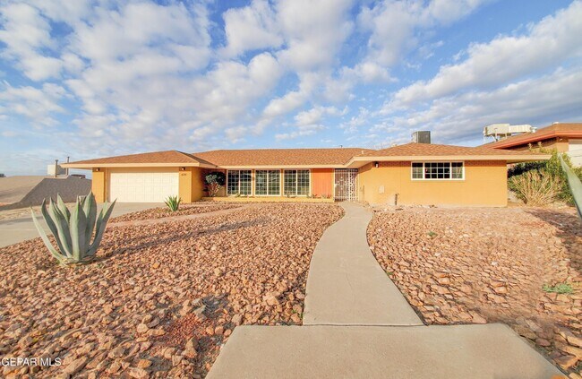 Primary Photo - 4311 N Stanton St