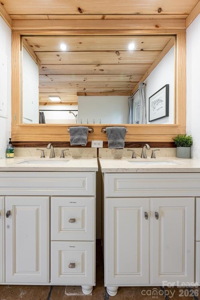 Building Photo - 260 Allison Hill Rd