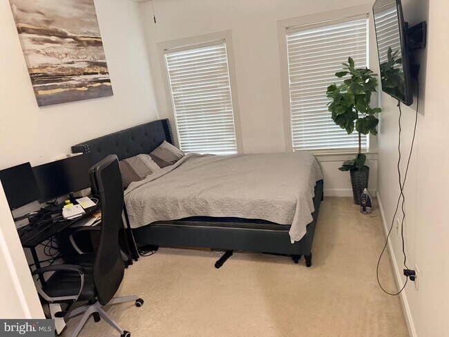 Building Photo - 7413 Matapan Dr