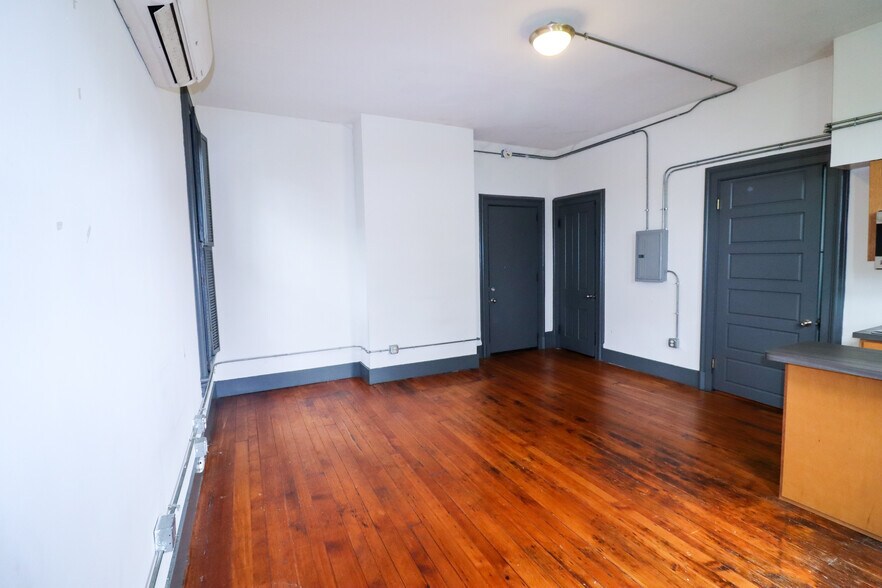 Building Photo - 2632 Eden Ave