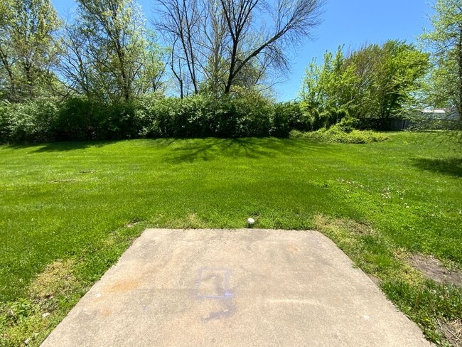 Building Photo - 4 Bedroom newly remodeled Duplex