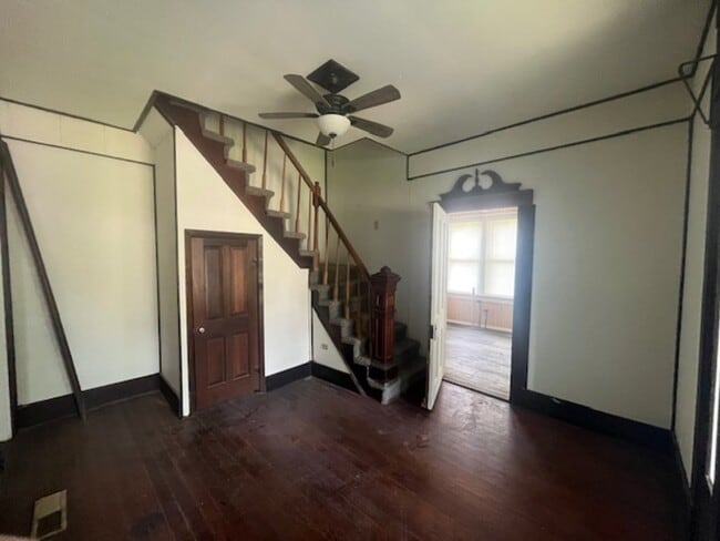 Building Photo - 211 S Jackson St