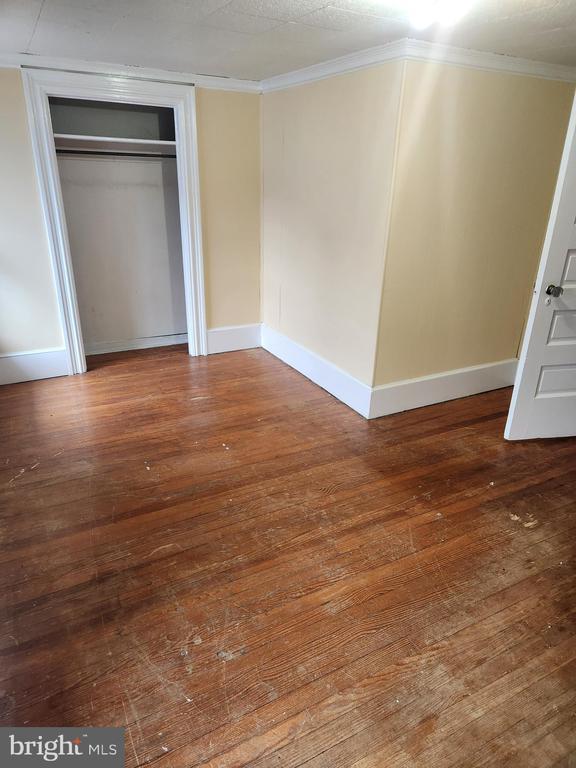 Building Photo - 322 S Maple Ave