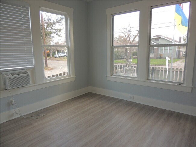 Building Photo - 3701 Bradley St