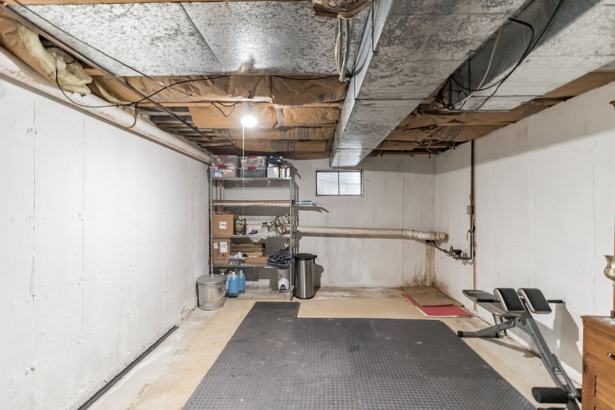 Building Photo - 48 Stonehurst Ct