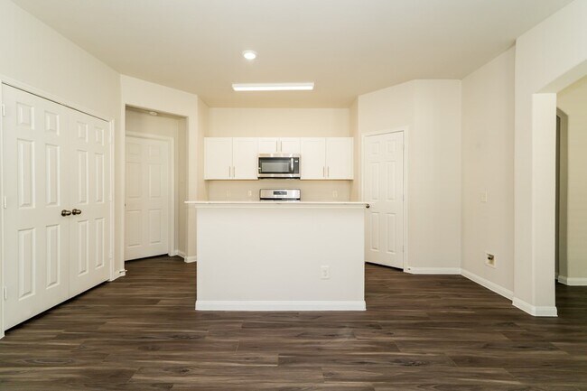 Building Photo - 5566 Latta Plantation Dr