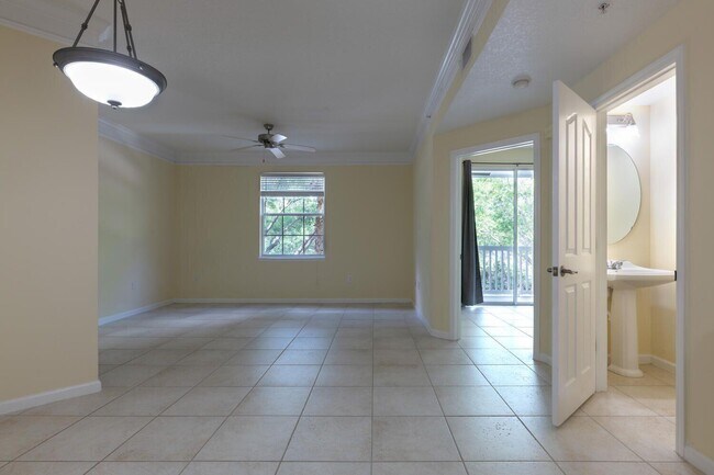 Building Photo - 125 Galicia Way