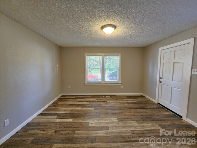 Building Photo - 2036 Renner St