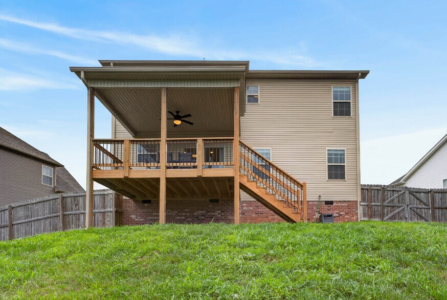 Building Photo - 792 Crestone Ln