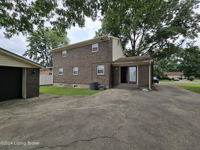 Building Photo - 4515 Lambert Rd