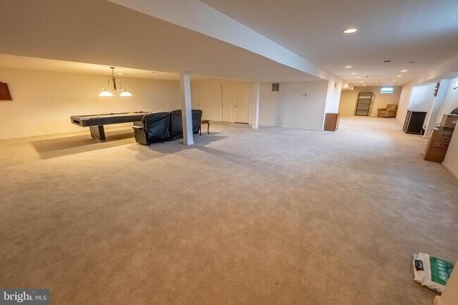 Building Photo - 516 Rachel Dr