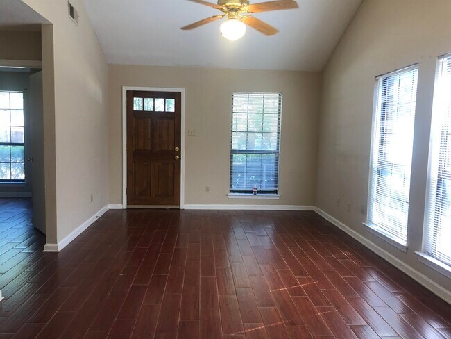 Building Photo - 6813 Maury Dr