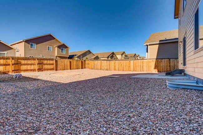 Building Photo - Evolve Real Estate: Available November 1 U...