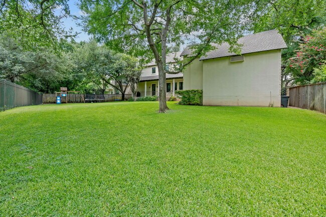 Building Photo - 6636 Dogwood Creek Dr