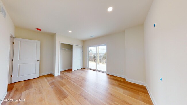 Building Photo - 544 NY-9P
