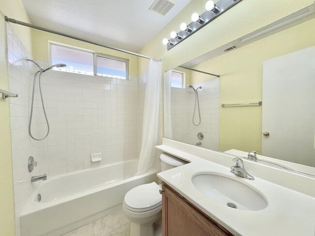 Building Photo - 8159 Dinsmore Dr