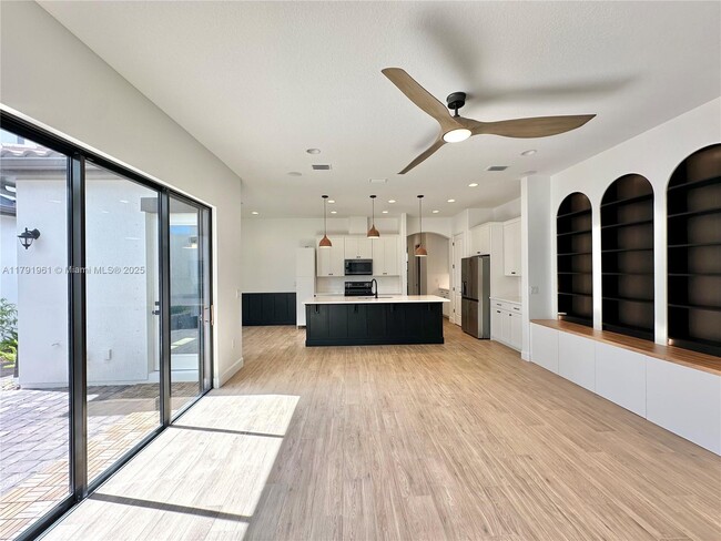 Building Photo - 8436 Lyside Dr