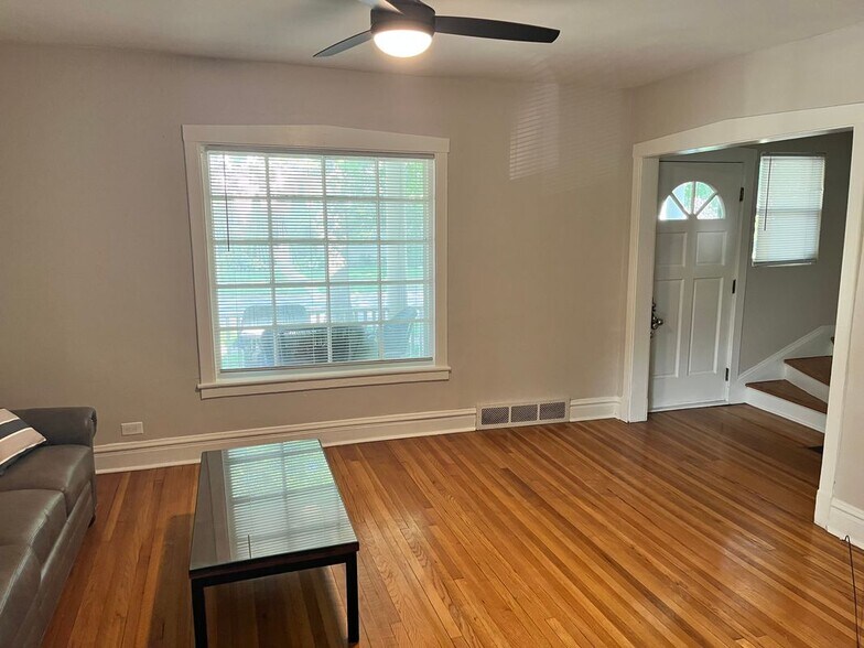 Building Photo - 544 Lyman Ave