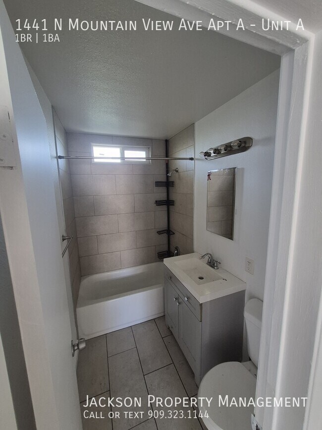 Building Photo - 1441 N Mountain View Ave