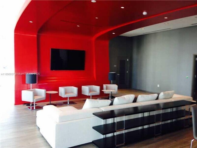 Building Photo - 1100 S Miami Ave