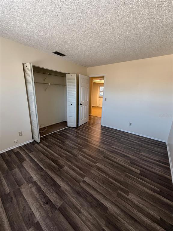 Building Photo - 533 E Curlew Pl