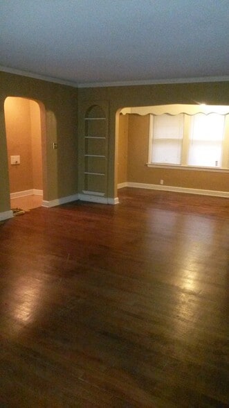 Building Photo - 7400 Forest Ave