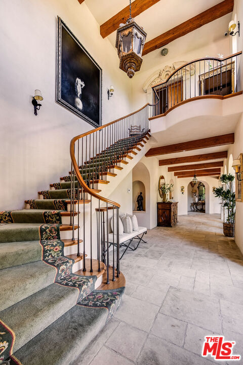 Building Photo - 1550 Amalfi Dr