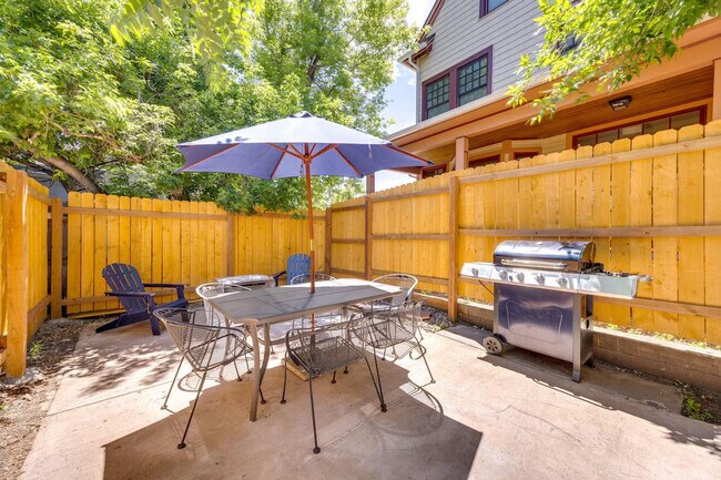 Building Photo - 619 N Corona St