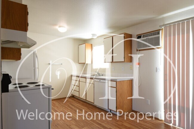 Building Photo - Fresh Clean Apartment Close to WWU