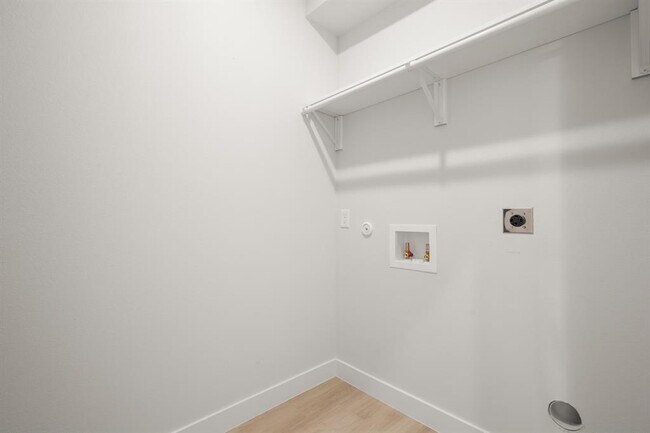 Building Photo - 306 Ave P