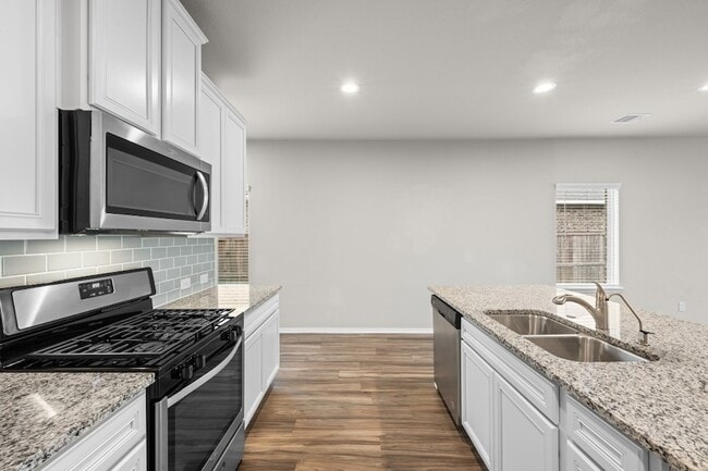 Building Photo - 16868 Pink Wintergreen Dr