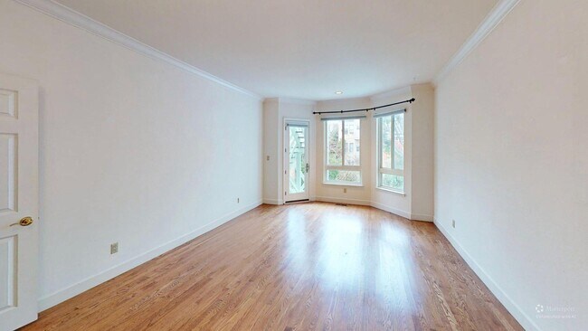 Building Photo - 161 4th Ave