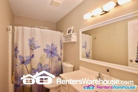 Building Photo - 13743 Yosemite Ave S