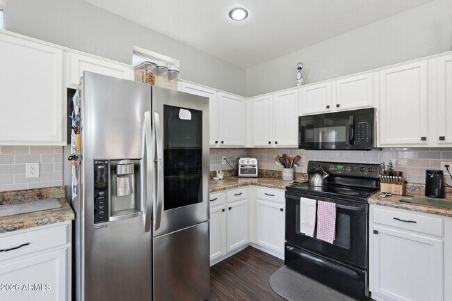 Building Photo - 2033 N 107th Dr