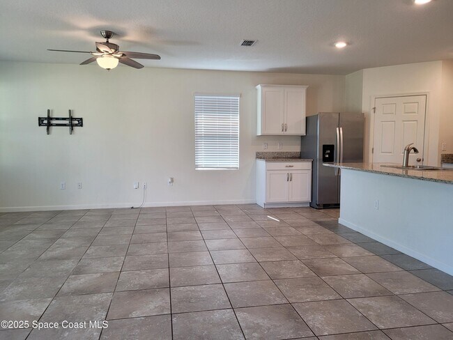 Building Photo - 760 Acadia Ct SE