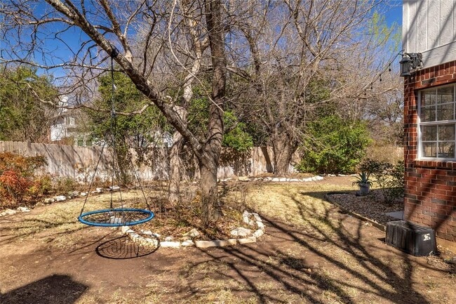 Building Photo - 2210 Parkland Cove