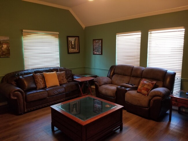 Private Living Room - 3205 Thornbird Ln