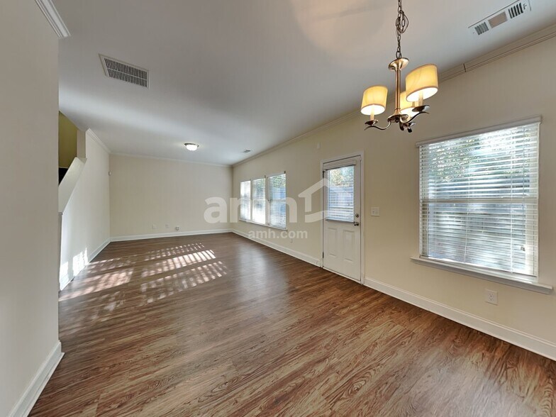 Building Photo - 2535 Beal St