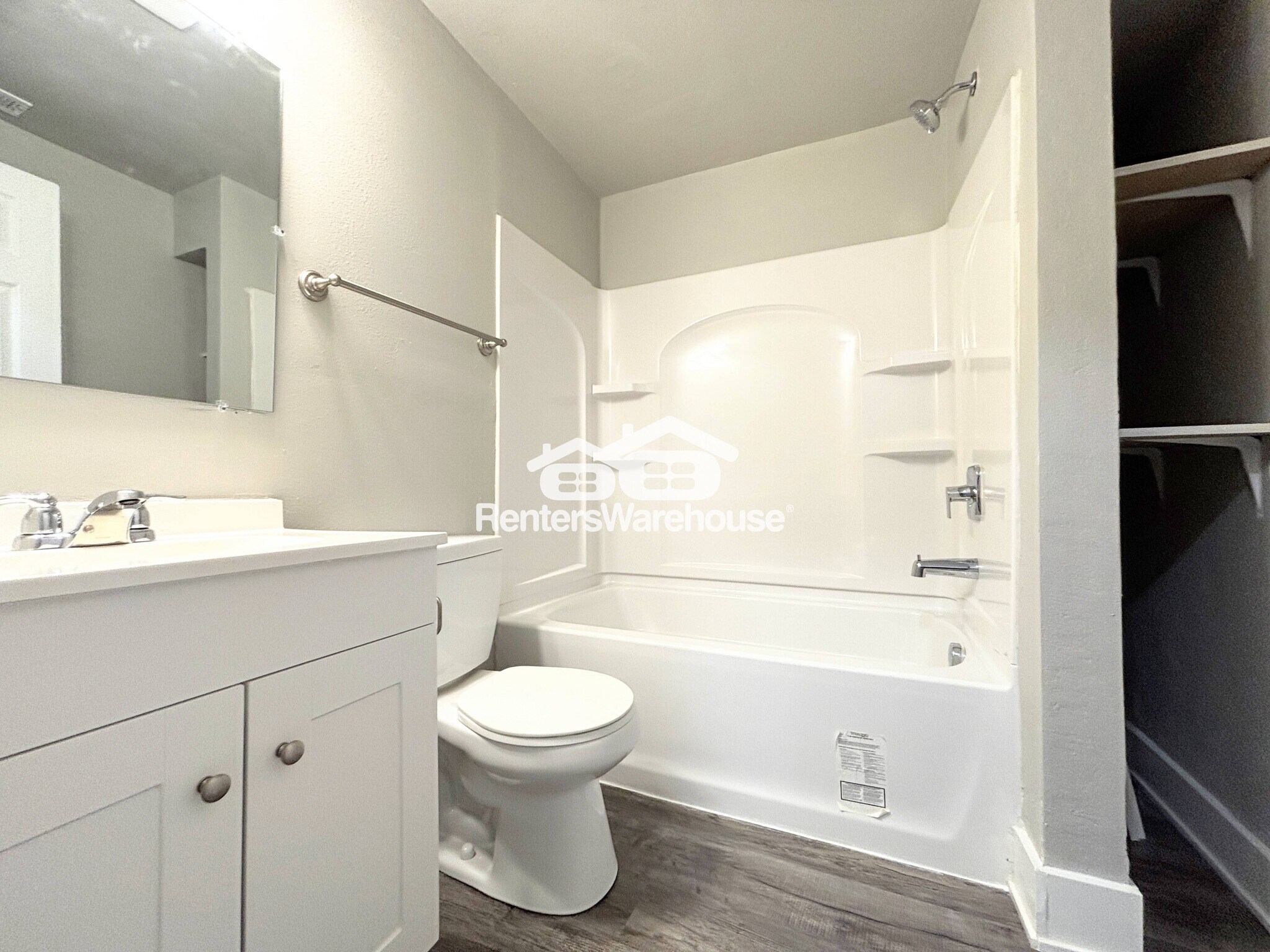 Building Photo - 15231 Deerview Dr