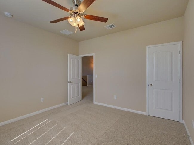 Building Photo - 421 Epiphany Ln