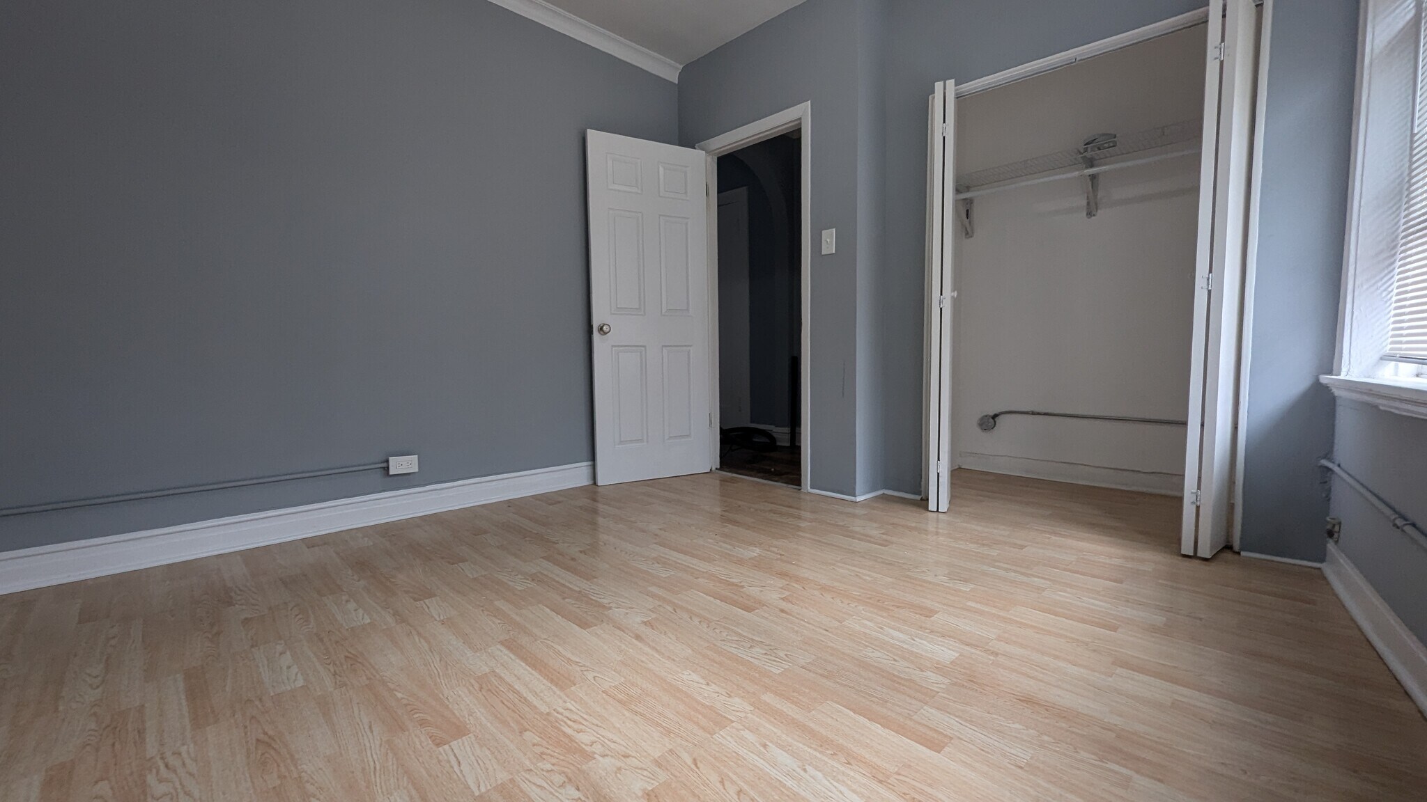 Building Photo - 7416 N Rogers Ave