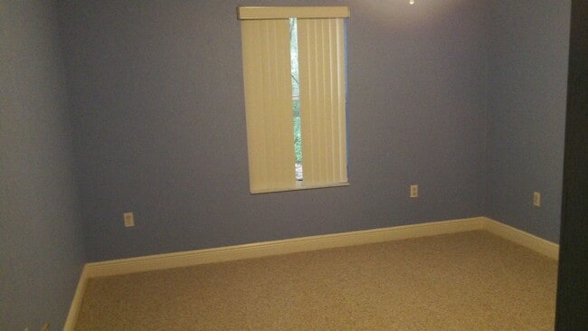 Building Photo - 2414 SW 98 Dr