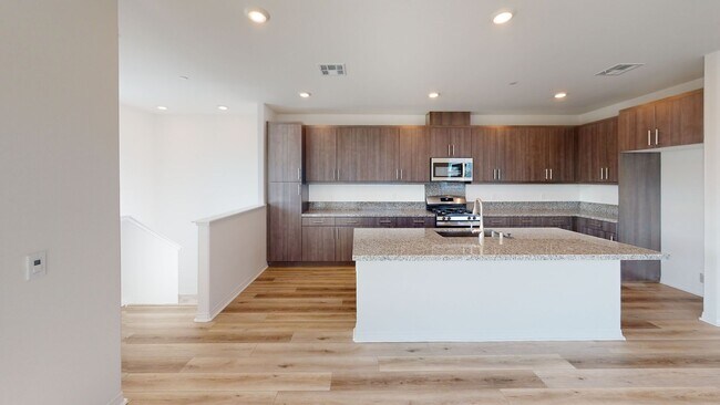 Building Photo - 15166 Horizon St