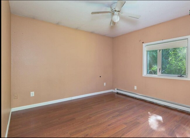 Building Photo - Cozy 3BR Home in Quiet Neighborhood – Gara...