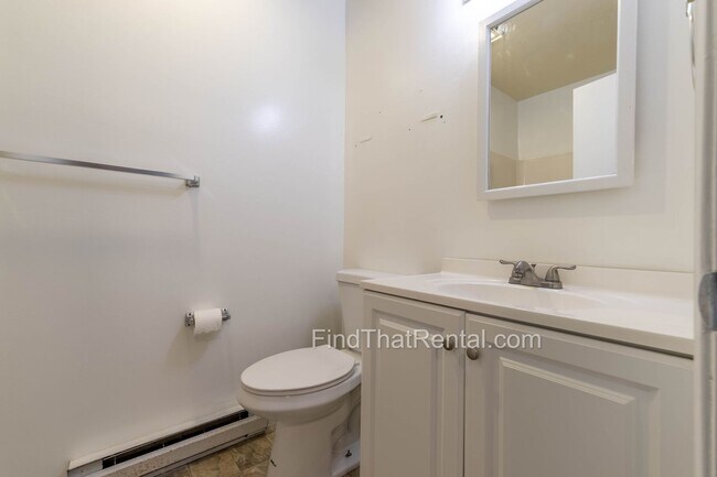 Building Photo - Freshly Painted, Pet-Friendly, Off-Street Parking, Walk to Carlisle HS!