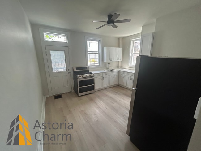 Building Photo - Stylishly Renovated 3 Bedroom Home