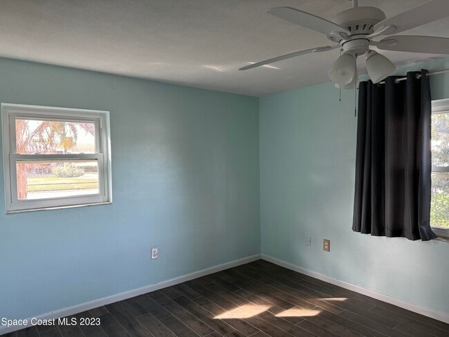 Building Photo - 155 Perth Ave