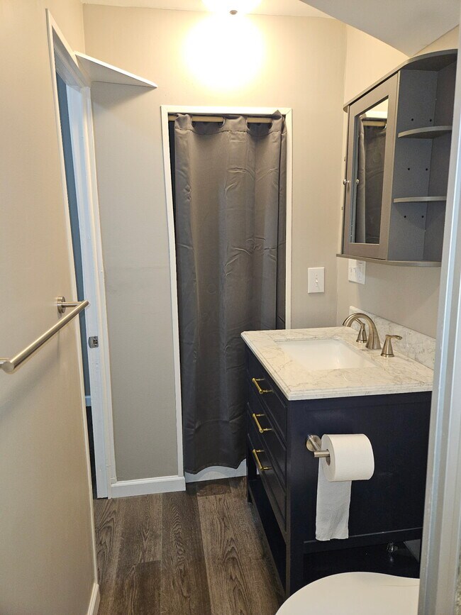 Building Photo - 720 Broad St